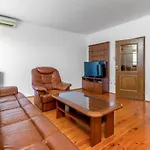 Two Bedroom With Terrace And Sea View Apartament Crikvenica