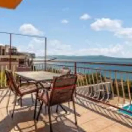 Two Bedroom With Terrace And Sea View Appartement