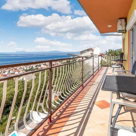 Two Bedroom With Terrace And Sea View Crikvenica