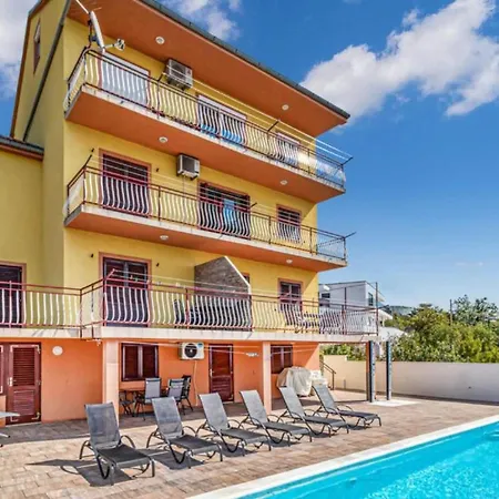 Two Bedroom With Terrace And Sea View * Crikvenica