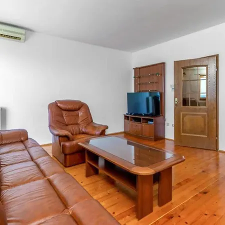 Two Bedroom With Terrace And Sea View Appartement Crikvenica