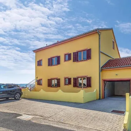 Lägenhet Two Bedroom With Terrace And Sea View *
