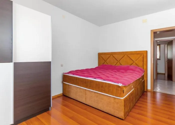 Two Bedroom With Terrace And Sea View Lägenhet Crikvenica