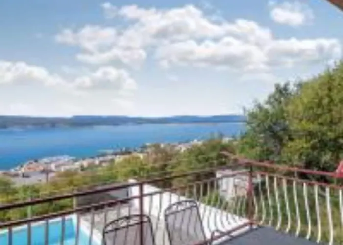 Two Bedroom With Terrace And Sea View Lägenhet *