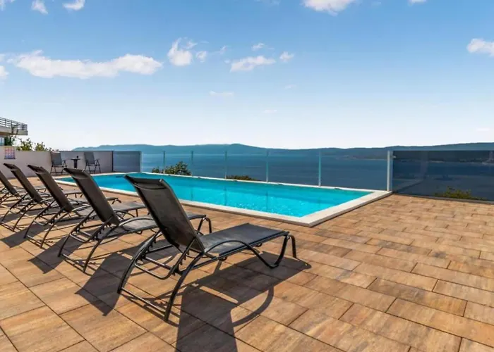 Lägenhet Two Bedroom With Terrace And Sea View Crikvenica