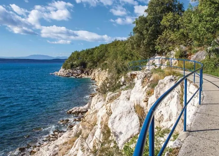 Two Bedroom With Terrace And Sea View * Crikvenica