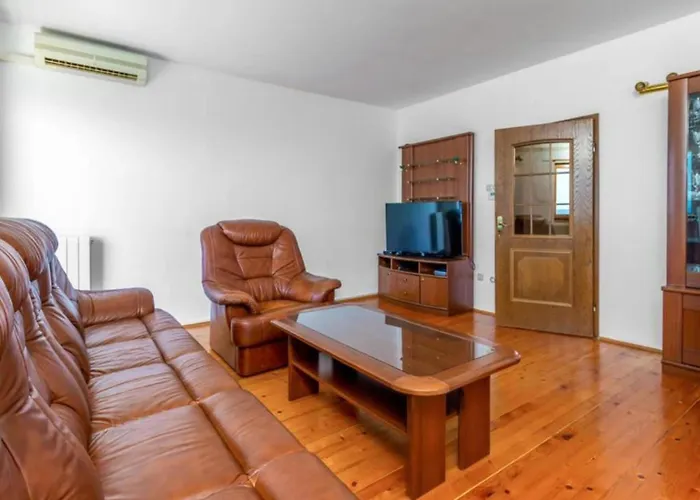 Two Bedroom With Terrace And Sea View Lägenhet Crikvenica