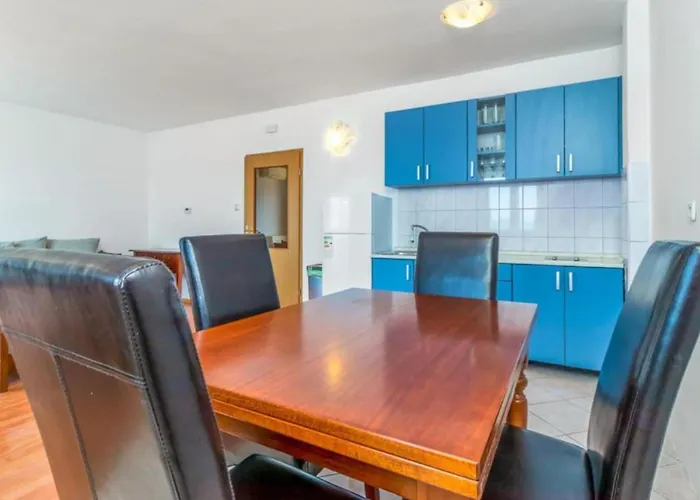 Two Bedroom With Terrace And Sea View Crikvenica