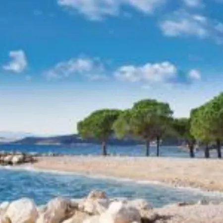 Two Bedroom With Terrace And Sea View Apartment *