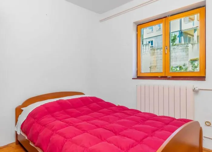 Two Bedroom With Terrace And Sea View *