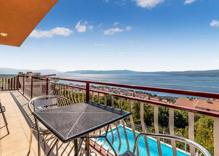 Two Bedroom With Terrace And Sea View * 크리크베니카